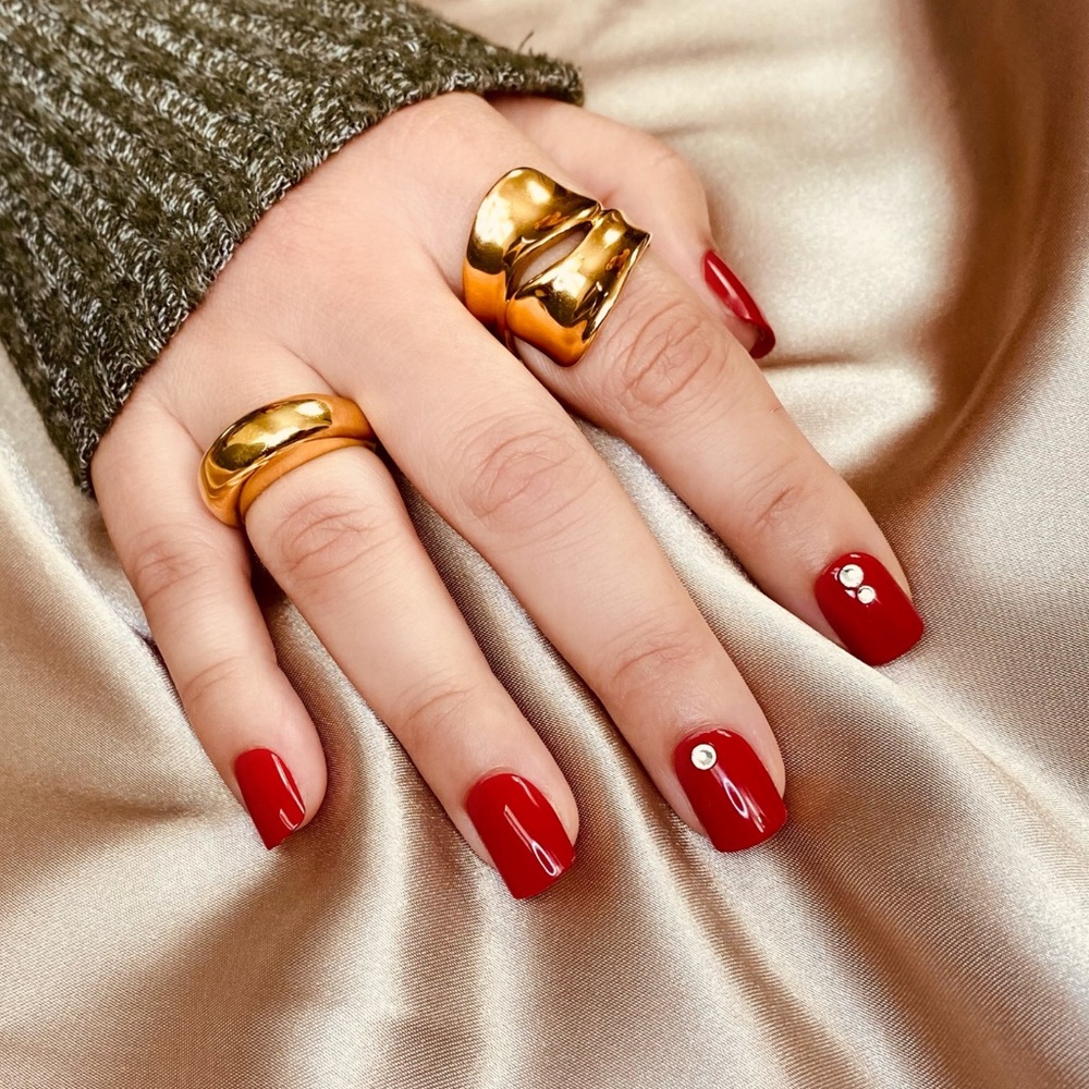 Minimalist Glossy Elevated Hiphop Design Ring in Gold - Picture 8 of 8